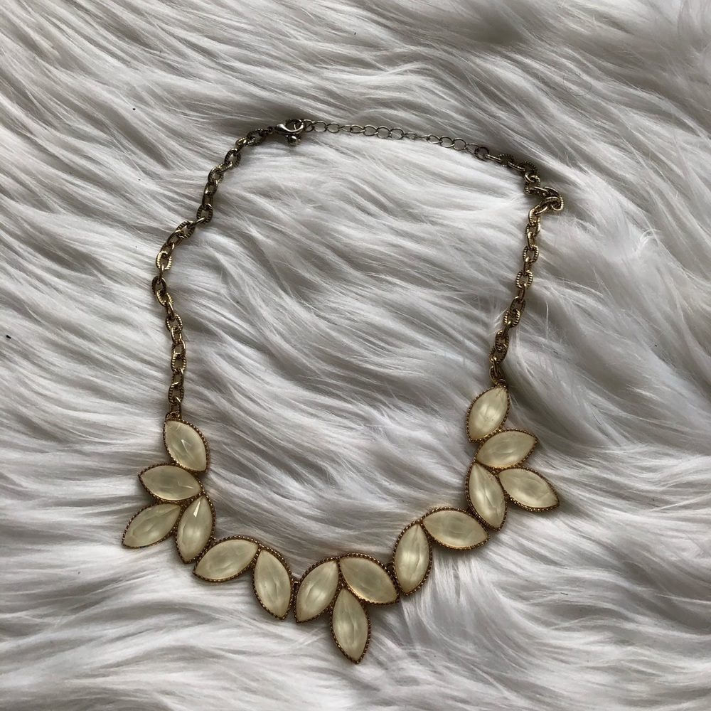 White chunky necklace